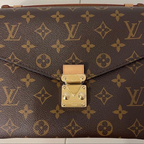 Louis Vuitton Pochette Metis - Picture 8 of 9